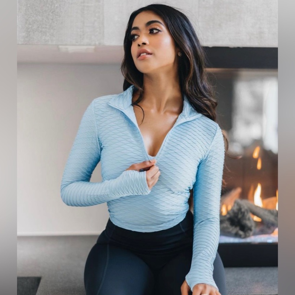 BuffBunny Permafrost Pullover - Ice Water